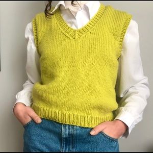 💚 Handmade knit pistachio green sweater vest 💚